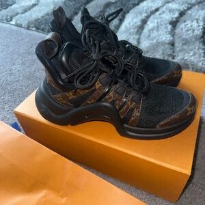 IV Archlight Sneakers